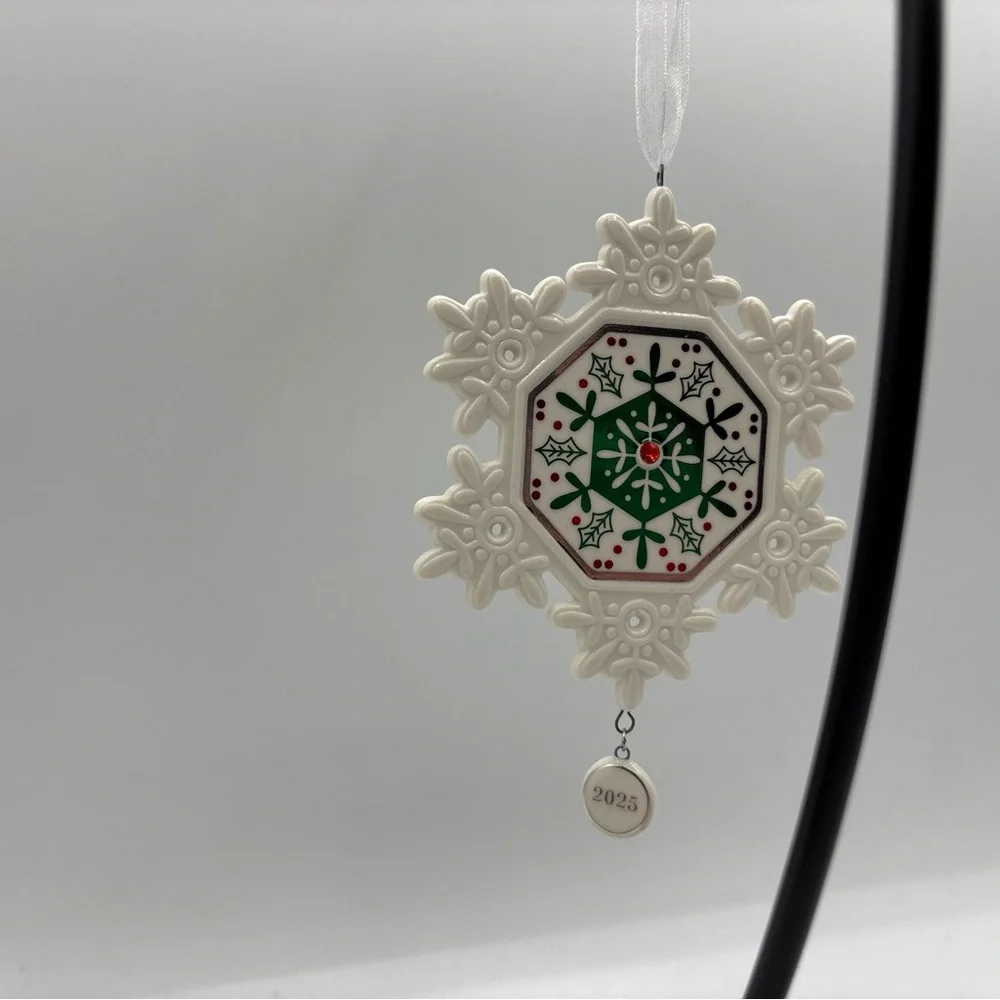 Hallmark Keepsake 2025 Snowflake Christmas‎ Tree Ornament Porcelain
